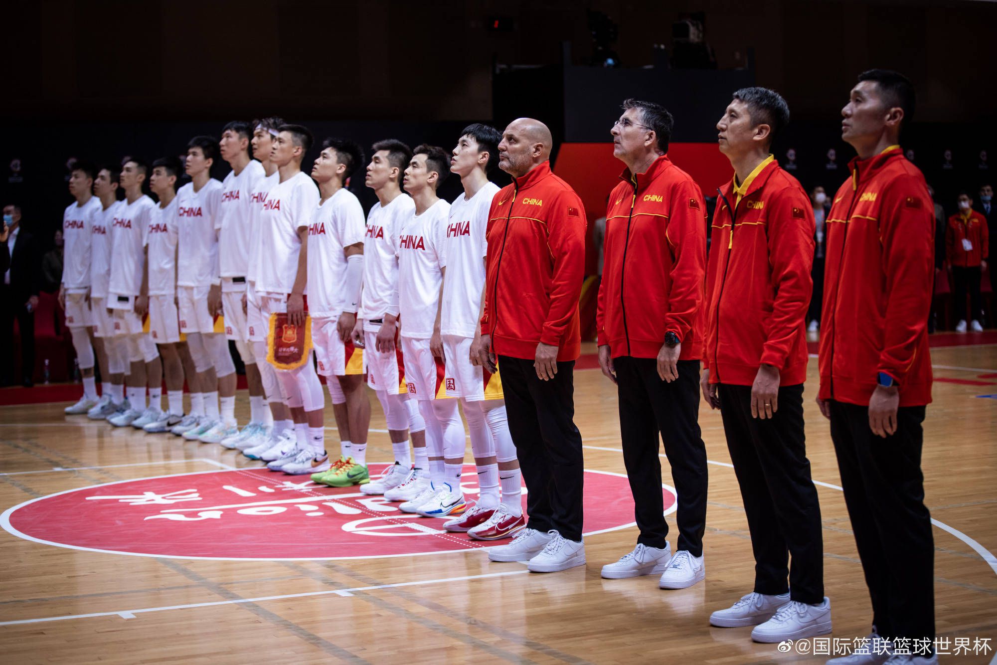 我从来没有遇到过几个月之内三个球员十字韧带撕裂。